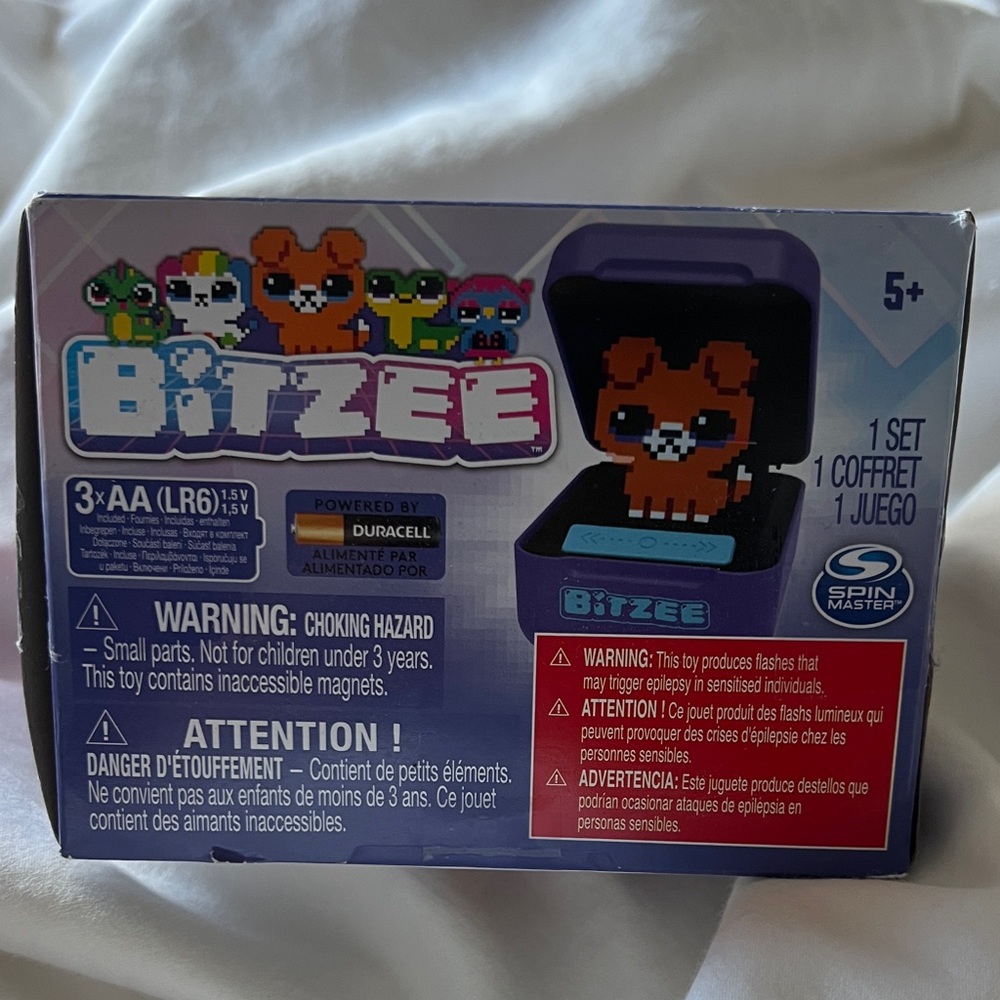 Spin Master Bitzee Interactive Toy - Blue